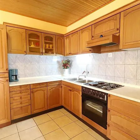 Charming Markota Apartment Prizba