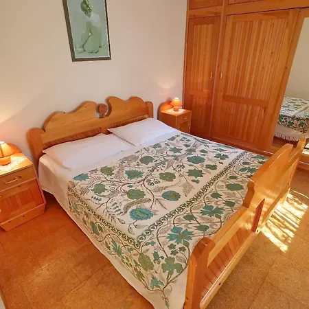 Charming Markota Apartment Prizba