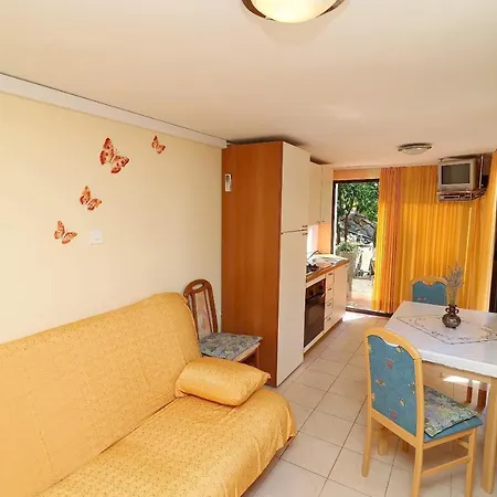 Charming Markota Apartment